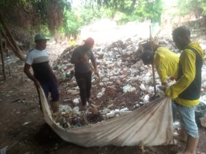 100 toneladas de desechos sacaron de la cañada San José en la parroquia Cacique Mara tras años de desatención
