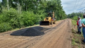  Gobernación del Zulia rehabilita 8 kilómetros de vialidad en el sector La Tigra del municipio Mara