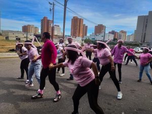 Dirección de Seguridad Municipal dedicó bailoterapia a la campaña de prevención del cáncer de mama