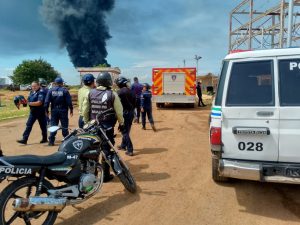  Gobernador Caldera: Equipos bomberiles de PDVSA y Mara controlaron incendio en el Campo Palmarejo