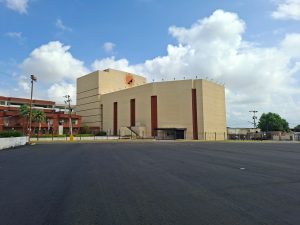 Con 453 toneladas de asfalto la Alcaldía de Maracaibo rehabilitó estacionamiento del Teatro Niños Cantores