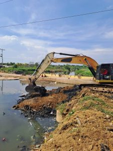 Cañada Fénix bajo trabajos de saneamiento por la Alcaldía de Maracaibo