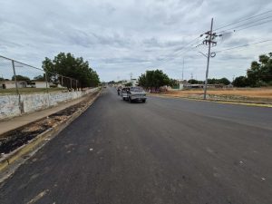 Gobierno Bolivariano del Alcalde del Municipio San Francisco mejora arterias viales con la colocación de más de 5 mil toneladas de asfalto