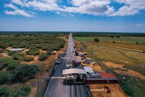 Gobernador Caldera reinaugura seis kilómetros del Corredor Vial Hugo Chávez de La Cañada de Urdaneta