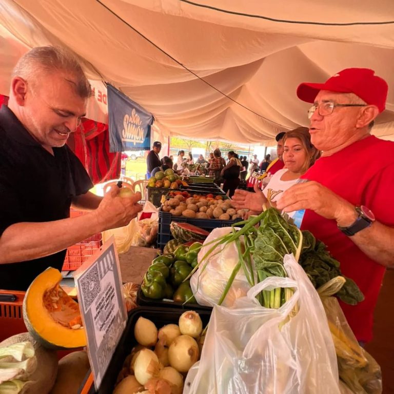 Más de 3.500 familias de El Gaitero beneficiadas con jornada integral de mercados populares