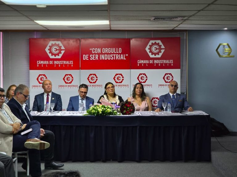 Luis Caldera sella alianza estratégica con industriales del Zulia