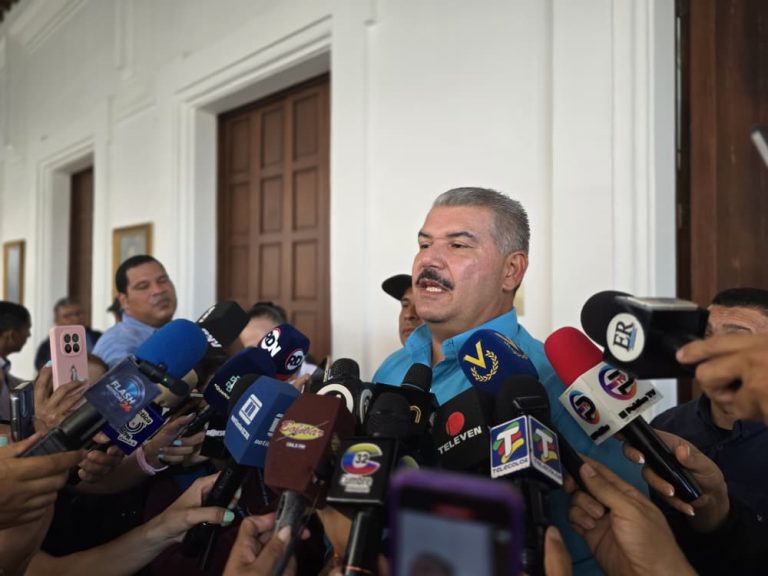 Luis Caldera unifica al Sector Transporte y frena alza de pasajes en el Zulia