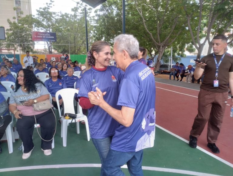 Alcaldía de Maracaibo festeja a más de 1700 adultos mayores